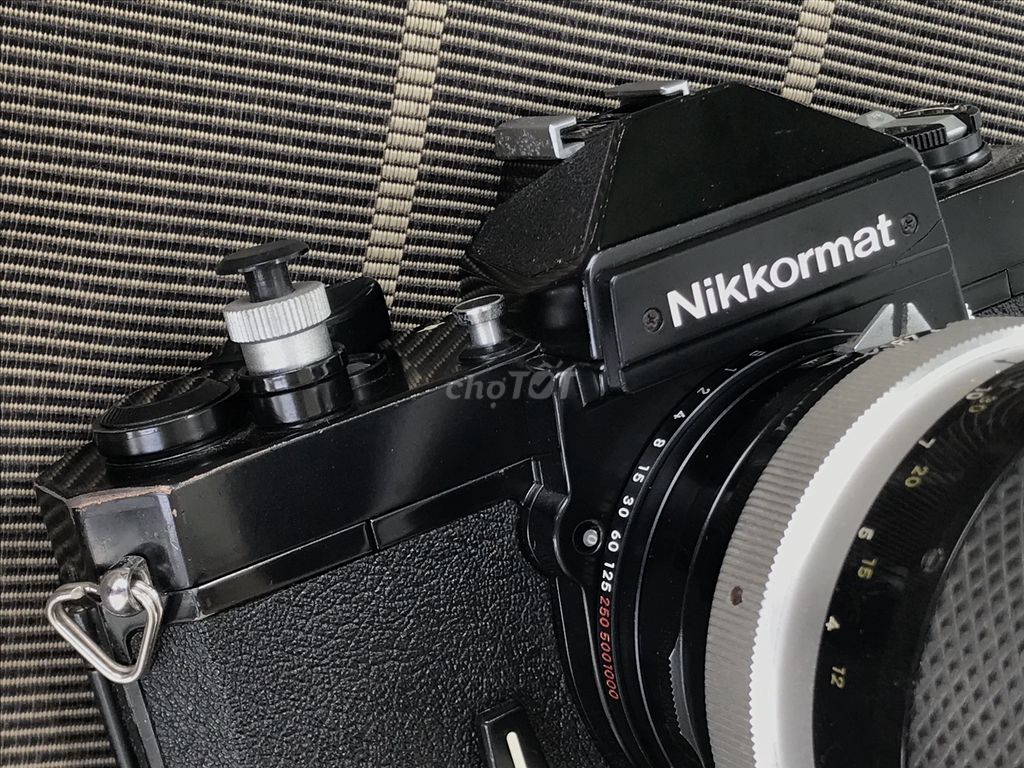 Nikkormat FT3 + Lens chân dung 135mm F 2.8  Đẹp