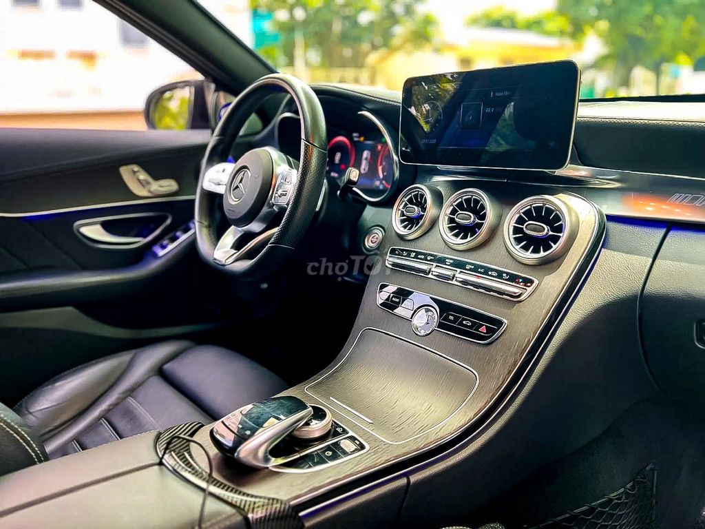 Mercedes Benz C300 AMG 2019 Full Option. Mua bán Ô tô tại Quận 7 Tp Hồ Chí Minh được đăng bởi JENNIE hình 14