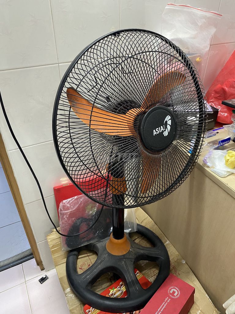 Quạt lửng Asia Đen cam đã sử dụng. Mua bán Quạt tại Quận 3 Tp Hồ Chí Minh được đăng bởi Ngọc hình 1