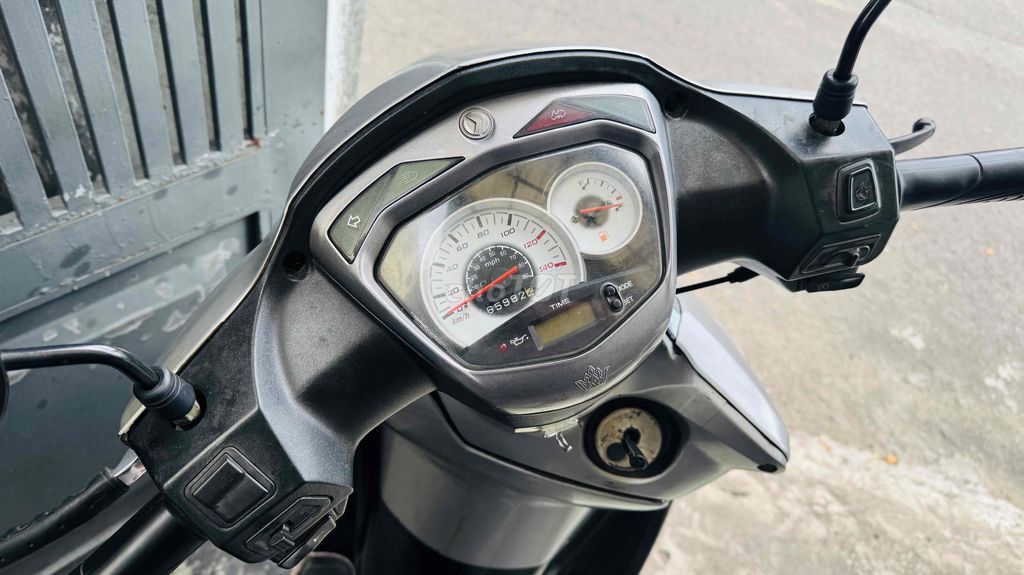 SYM Shark khủng long - BSTP - Cavet theo xe đầy đủ. Mua bán Xe máy tại Quận Tân Phú Tp Hồ Chí Minh được đăng bởi Phan Văn Thức hình 2