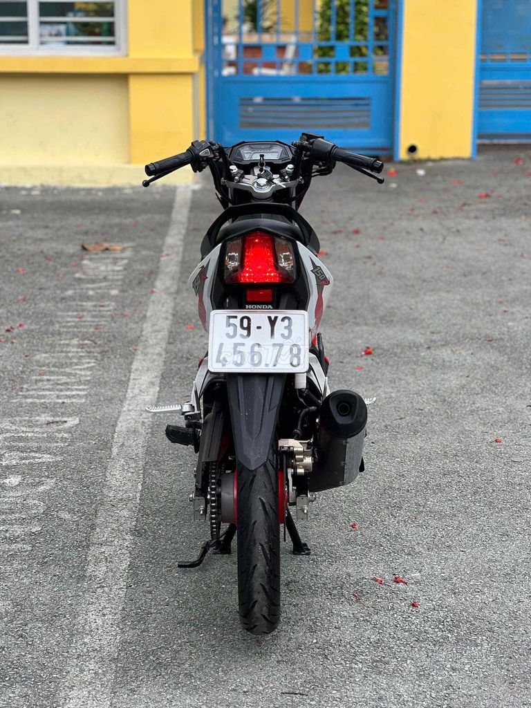 HONDA SONIC BSTP 34567 chính chủ. Mua bán Xe máy tại Thành phố Thủ Đức Tp Hồ Chí Minh được đăng bởi Xe Máy Nguyễn Phụng hình 6