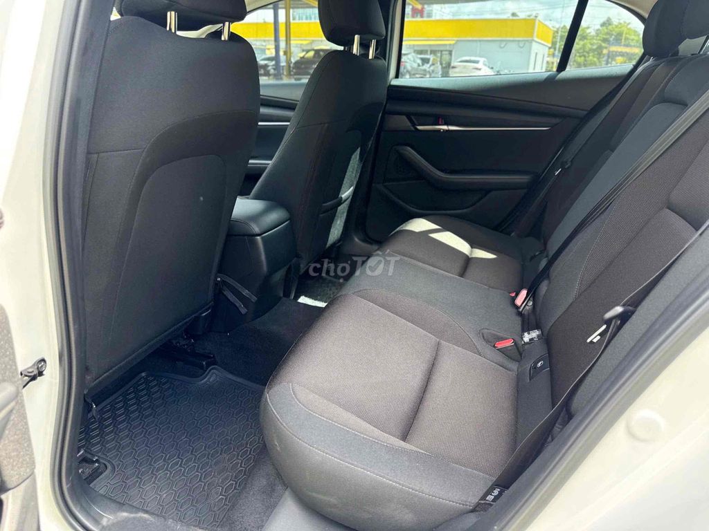 Mazda 3 2022 1.5L Deluxe 2022 Chỉ Từ 160Triệu. Mua bán Ô tô tại Quận Cái Răng Cần Thơ được đăng bởi Chuyên Mua Bán Ô Tô Qua Sử Dụng Carpla Cần Thơ hình 15