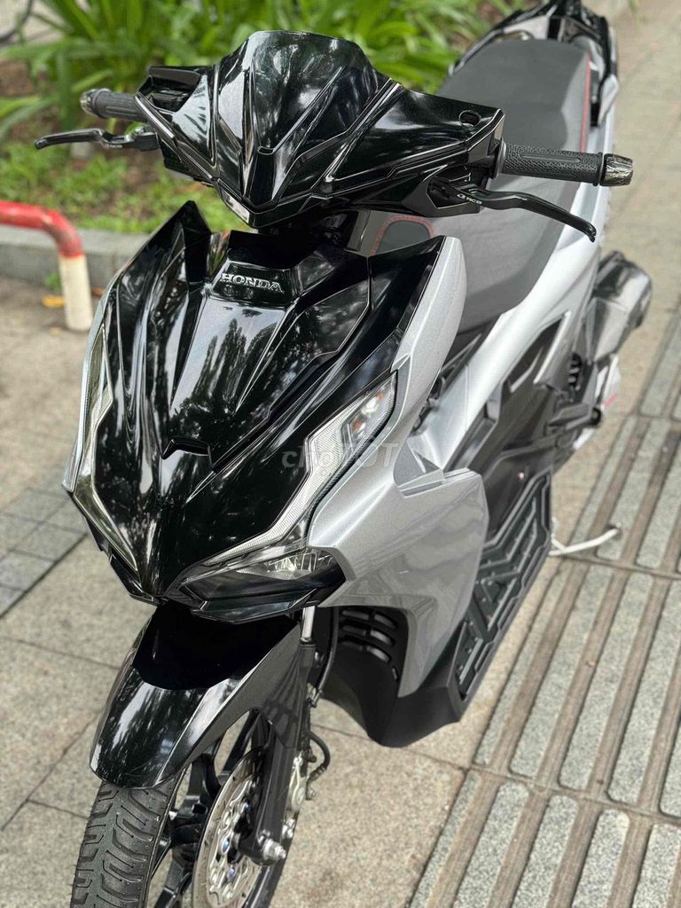 AirBlade 125 4Val 2023 Серебряный Черный 16.000Км Хошимин