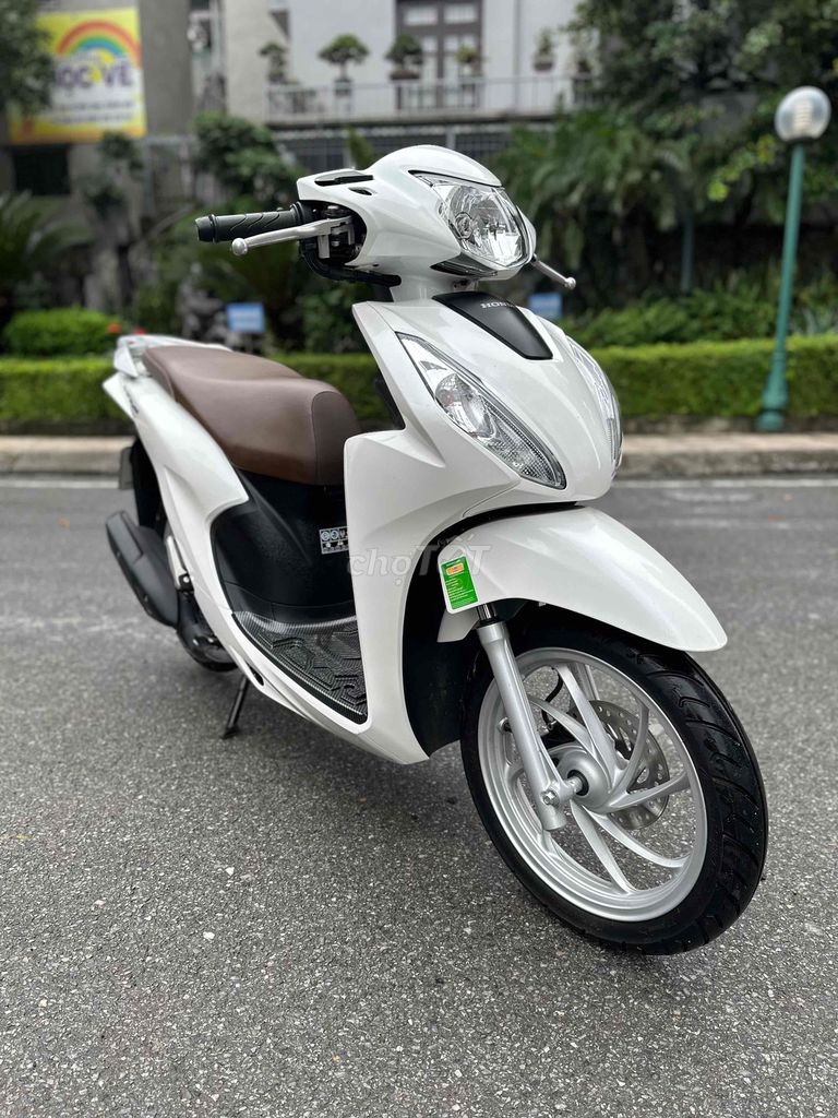 Honda Vision 2025!! chính chủ / như xe dắt hãng. Mua bán Xe máy tại Quận Hoàng Mai Hà Nội được đăng bởi Xe Máy Quân Oanh  hình 1