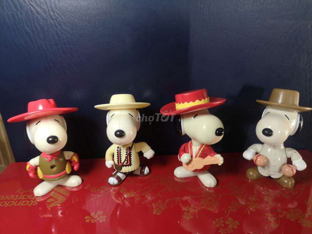 mô hình Snoopy dễ thương, chất lượng đẹp