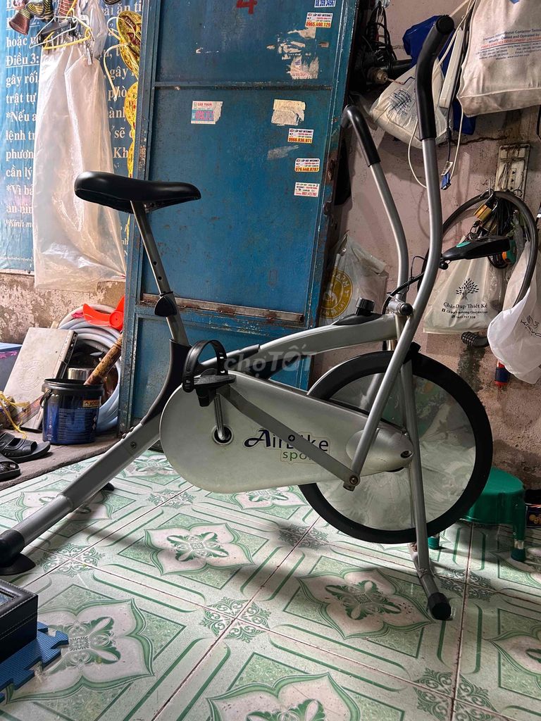 xe tập thể dục thể thao trong nhà Ari Bike