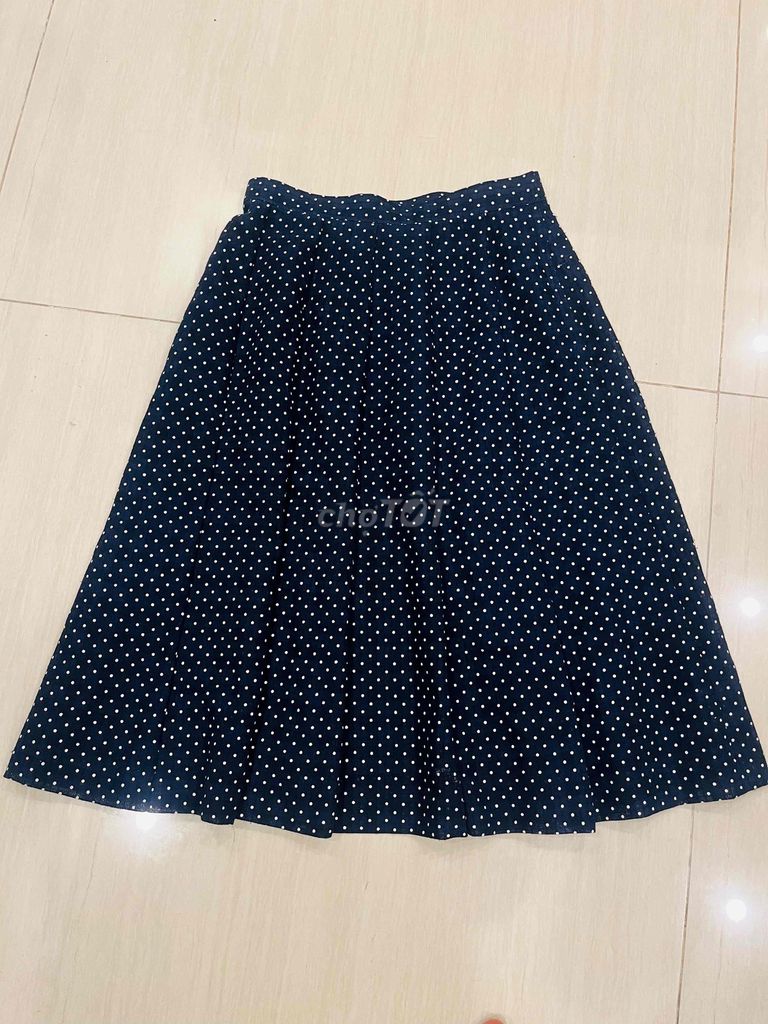 Chân váy Linen Nữ Xanh chấm bi midi. Mua bán Quần áo tại Quận Hải Châu Đà Nẵng được đăng bởi Meomeooo hình 1