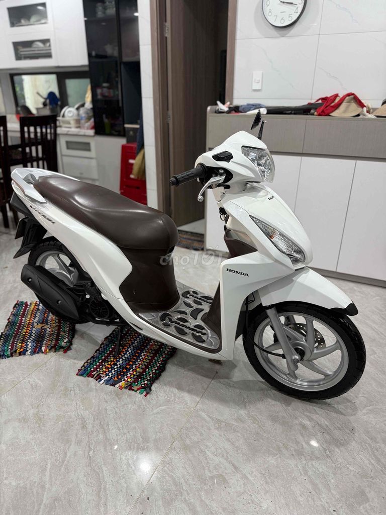 Honda Vision 2017 белый