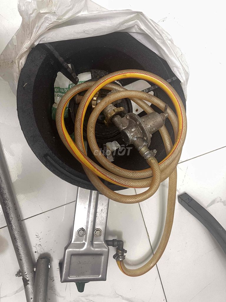 Bếp khè Kim loại Đen. Mua bán Bếp, lò, đồ điện nhà bếp tại Quận 8 Tp Hồ Chí Minh được đăng bởi Tram hình 1