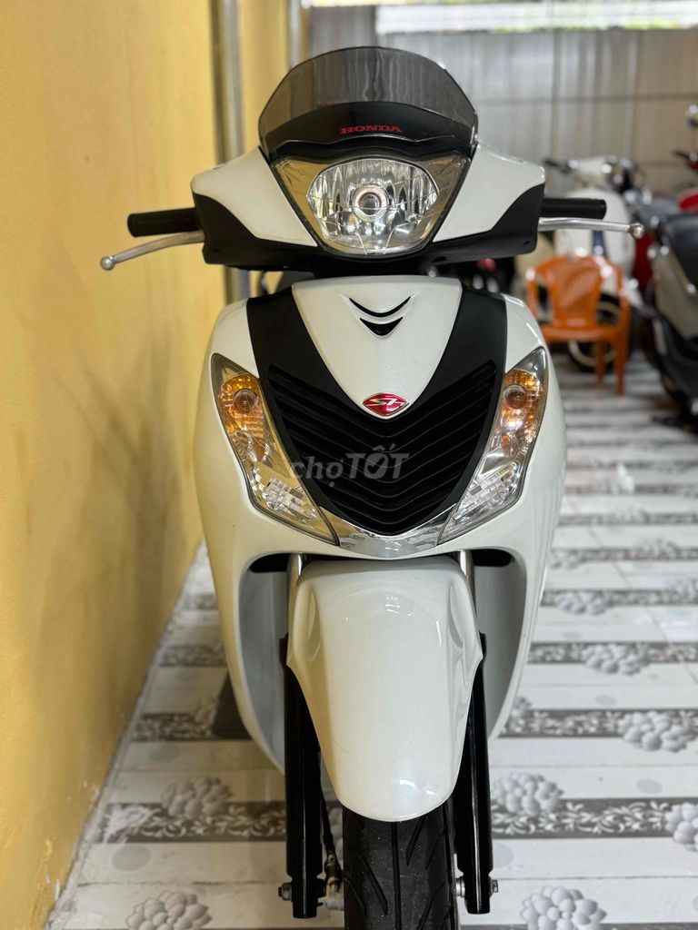 Honda SH 125 2011 Trắng. Mua bán Xe máy tại Quận Sơn Trà Đà Nẵng được đăng bởi Minh Dũng bán trả góp 136 vân đồn  hình 4