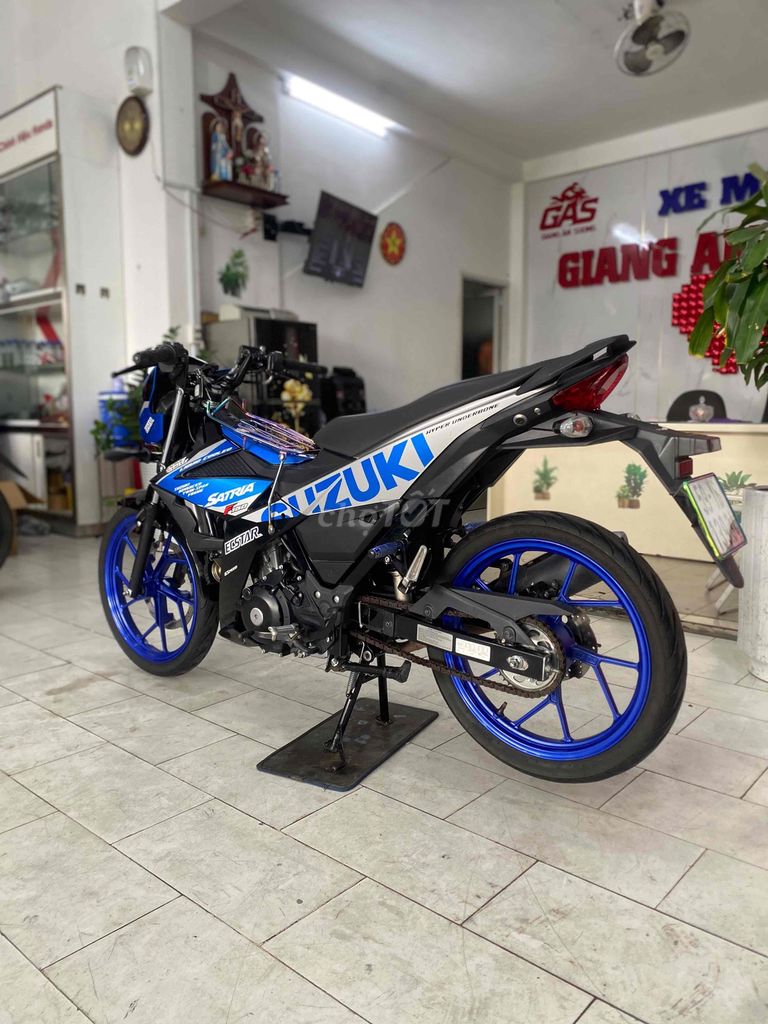 Suzuki Satria 150 đk 2023 màu xanh bạc BSTP. Mua bán Xe máy tại Quận 12 Tp Hồ Chí Minh được đăng bởi Xe Máy Hoàng Giang An Sương  hình 6