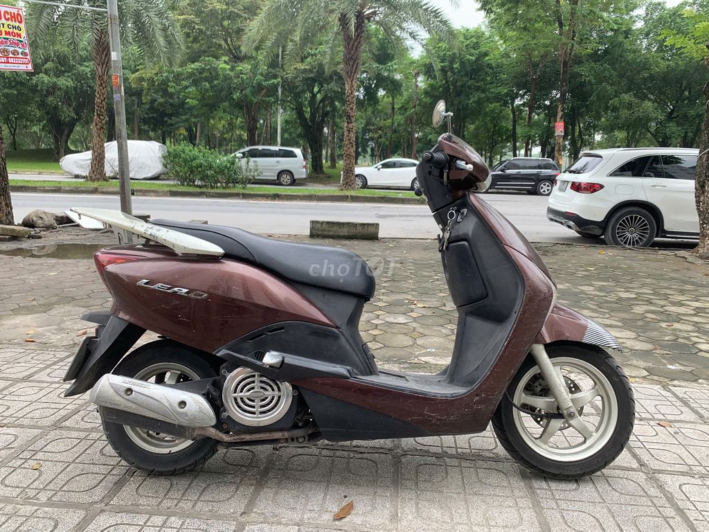 Скутер Honda Lead, коричневый