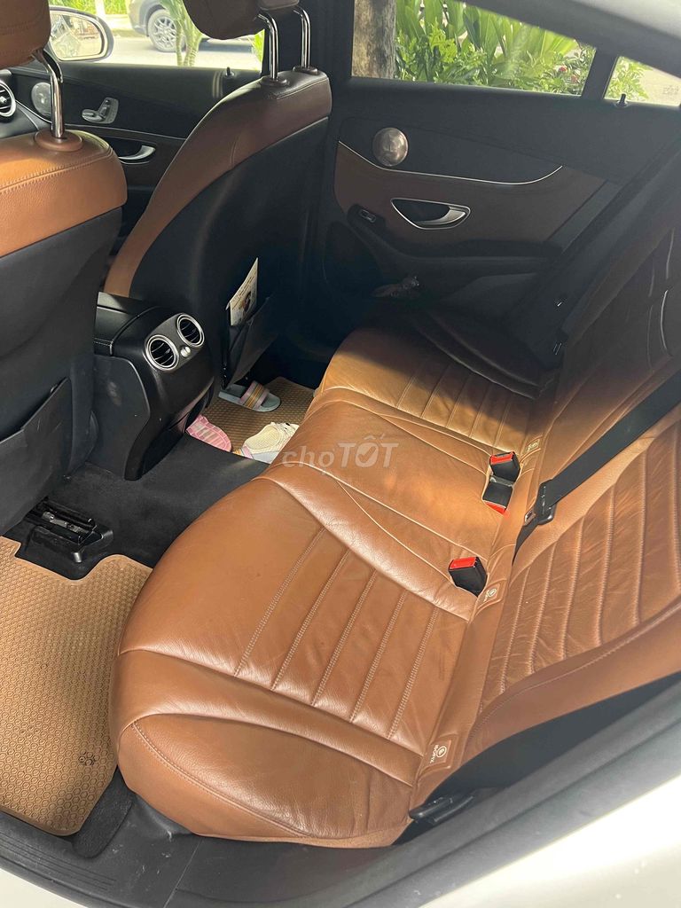 Mercedes Benz GLC 300 cuope Thể Thao Lịch Lãm. Mua bán Ô tô tại Quận Tân Bình Tp Hồ Chí Minh được đăng bởi Vinh nguyễn hình 3