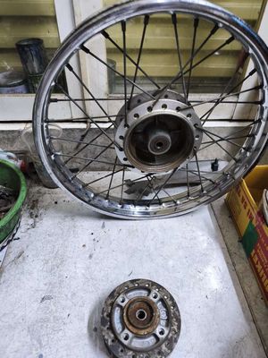 Đùm sau wave RS căm niềng zin ko má. Mua bán Phụ tùng xe tại Quận Bình Tân Tp Hồ Chí Minh được đăng bởi Le quynh