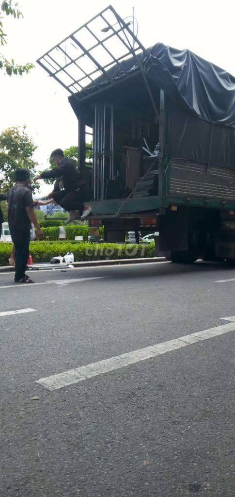 Dịch vụ bốc hàng xe tải. Dịch vụ tại Quận 7 Tp Hồ Chí Minh được đăng bởi thùy trang hình 1