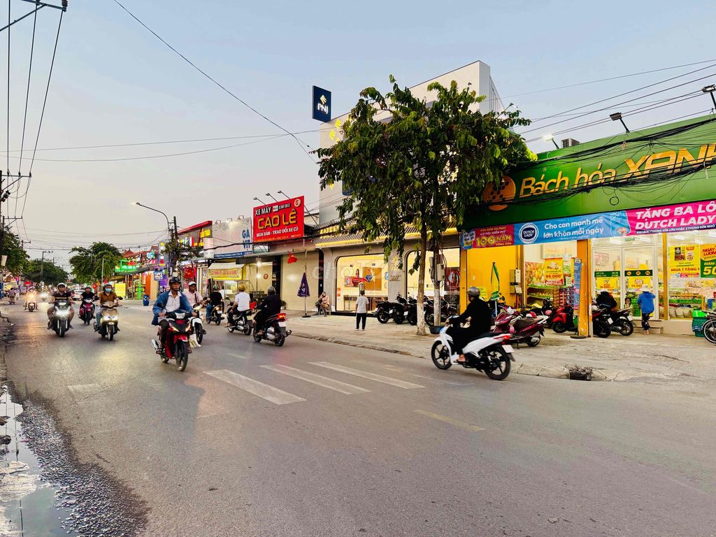 CHO THUÊ NHÀ NGUYÊN CĂN MẶT TIỀN CHỢ DĨ AN 2 – VỊ TRÍ VÀNG. Cho thuê nhà ở tại Thành phố Dĩ An Bình Dương được đăng bởi A Phong hình 1