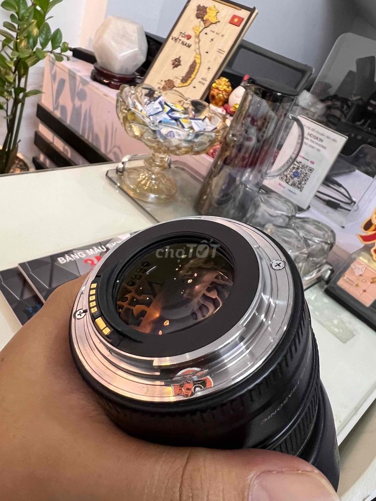Ống kính Canon 85 1.8 USM Đen Đẹp keng. Mua bán Máy ảnh, Máy quay tại Quận Cầu Giấy Hà Nội được đăng bởi Nguyễn Tiến Dũng hình 1
