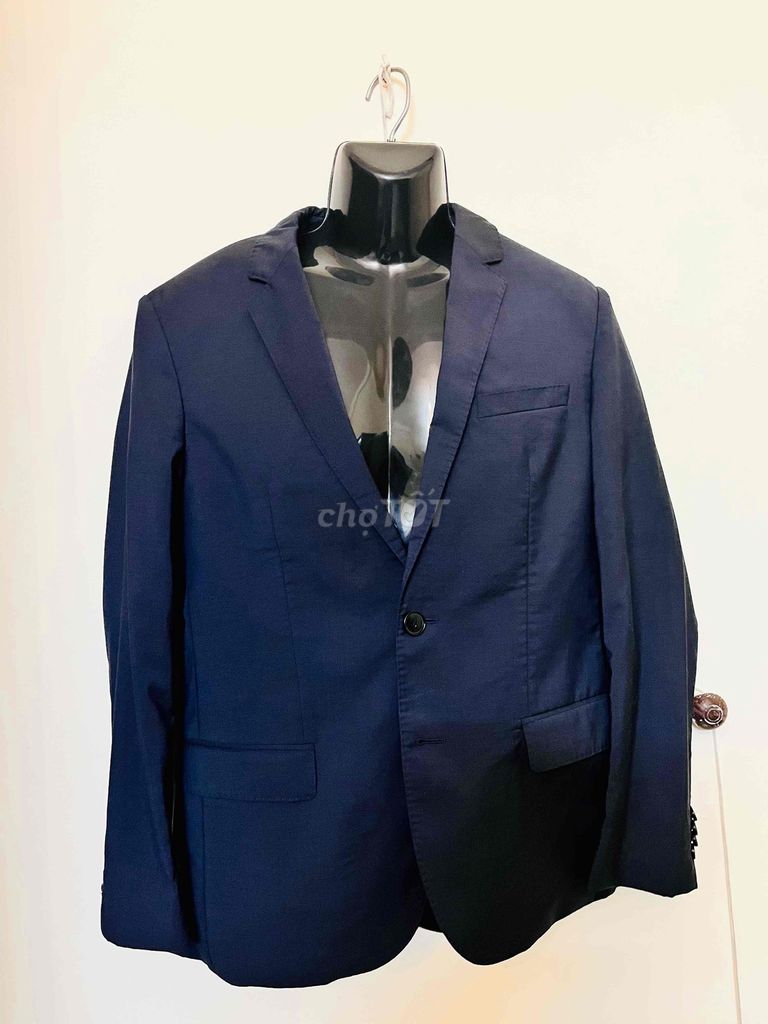bộ suit Hugo Boss size 48. Mua bán Quần áo tại Quận Đống Đa Hà Nội được đăng bởi Classy World hình 1