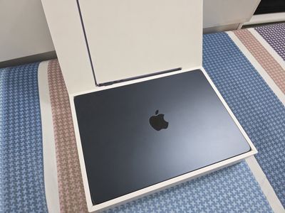 Macbook air M2 8/256 midnight đẹp 99% fullbox
