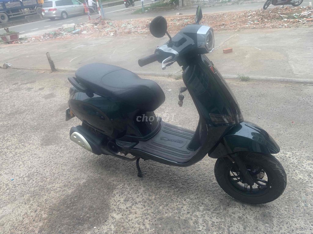 Victoria Vespa Xanh rêu Xe tay ga