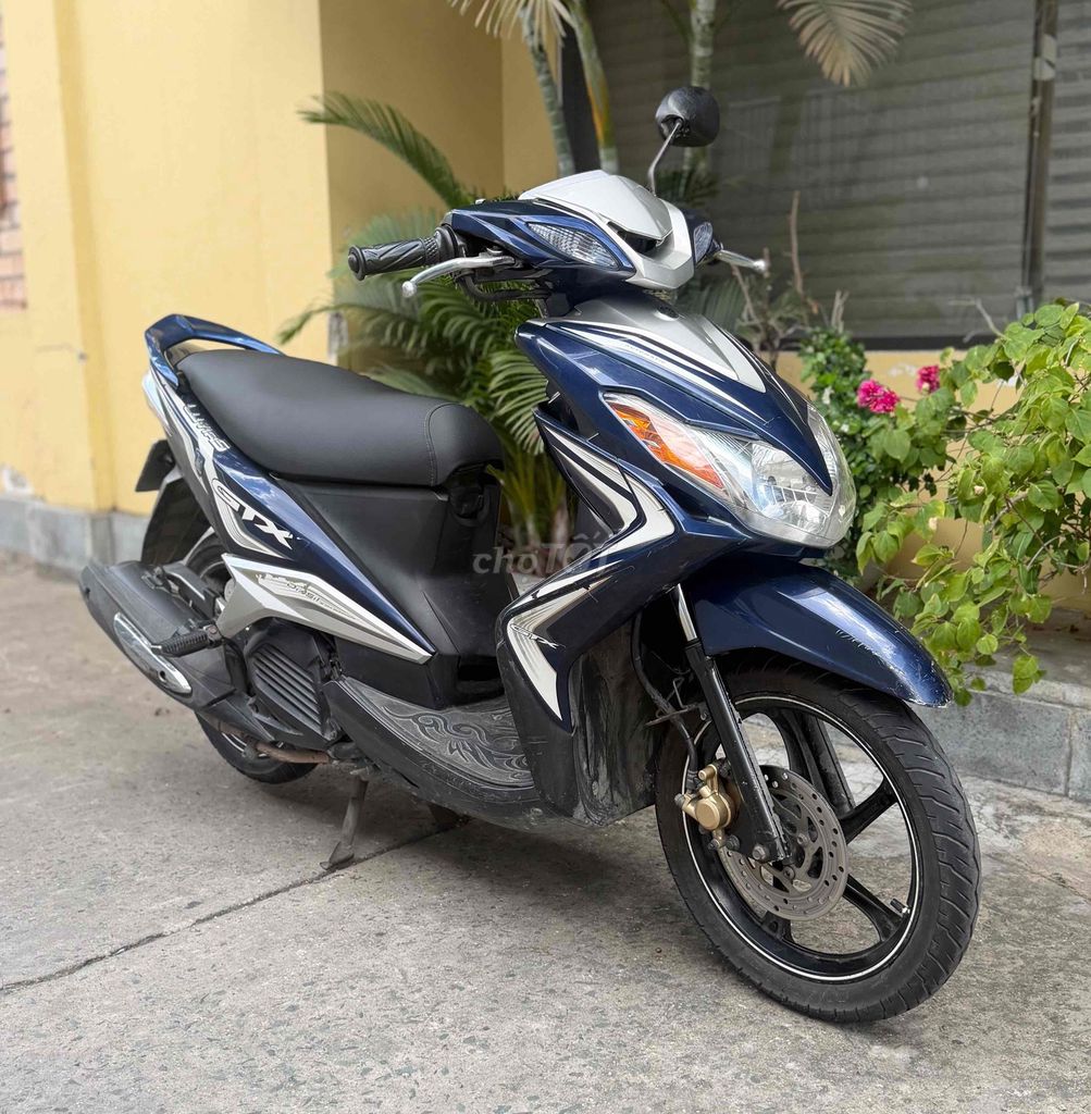 Yamaha Luvias является владельцем морской гладководной машины Vinh Long