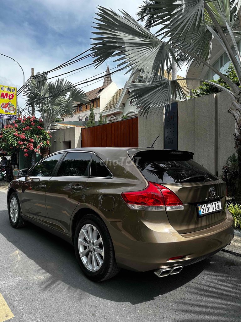 Tôi cần bán xe nhà chính chủ Venza 2009 nguyên zin. Mua bán Ô tô tại Quận 1 Tp Hồ Chí Minh được đăng bởi Luật Nguyễn hình 5