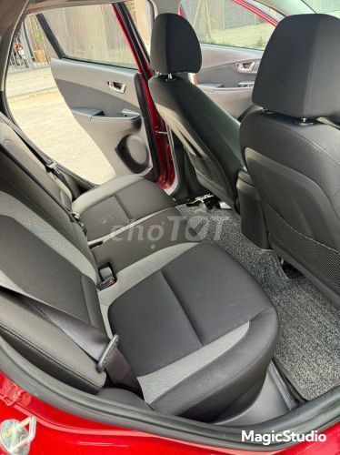 Hyundai Kona Стандарт 2021 60000 км Красный