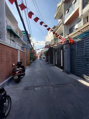 Sát MẶT TIỀN Lê Quang Định, Nhà 2 Tầng DT 32m2 (4m x 8m), 4x tỷ. Mua bán nhà ở tại Quận Gò Vấp Tp Hồ Chí Minh được đăng bởi Trần Hữu Toàn