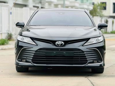 Toyota Camry 2.5Q sản xuất 2022 cực mới