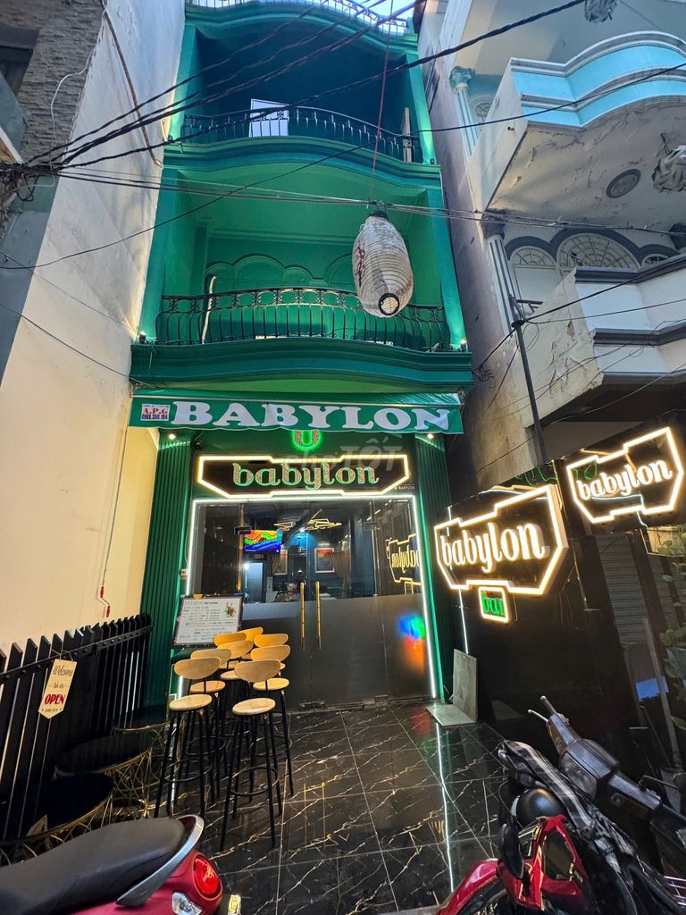 BABYLON BAR tuyển dụng 10 nhân viên nữ