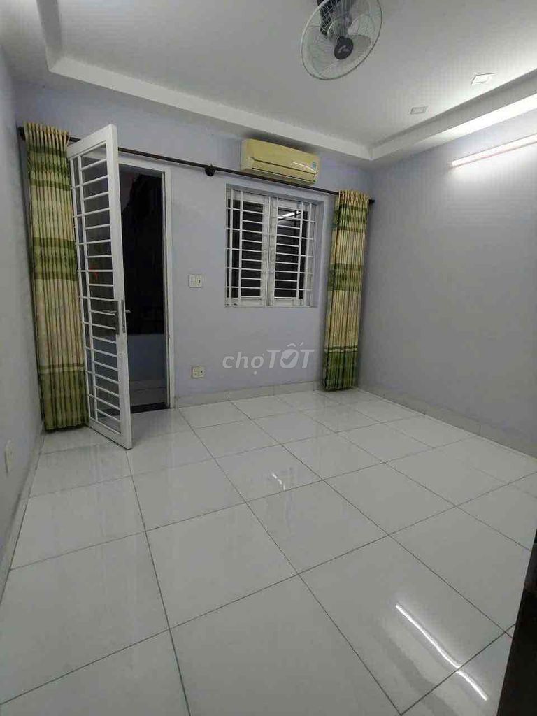Rent · 5 bd · 40 м² · Quận 7, ул. Đường Tân Mỹ