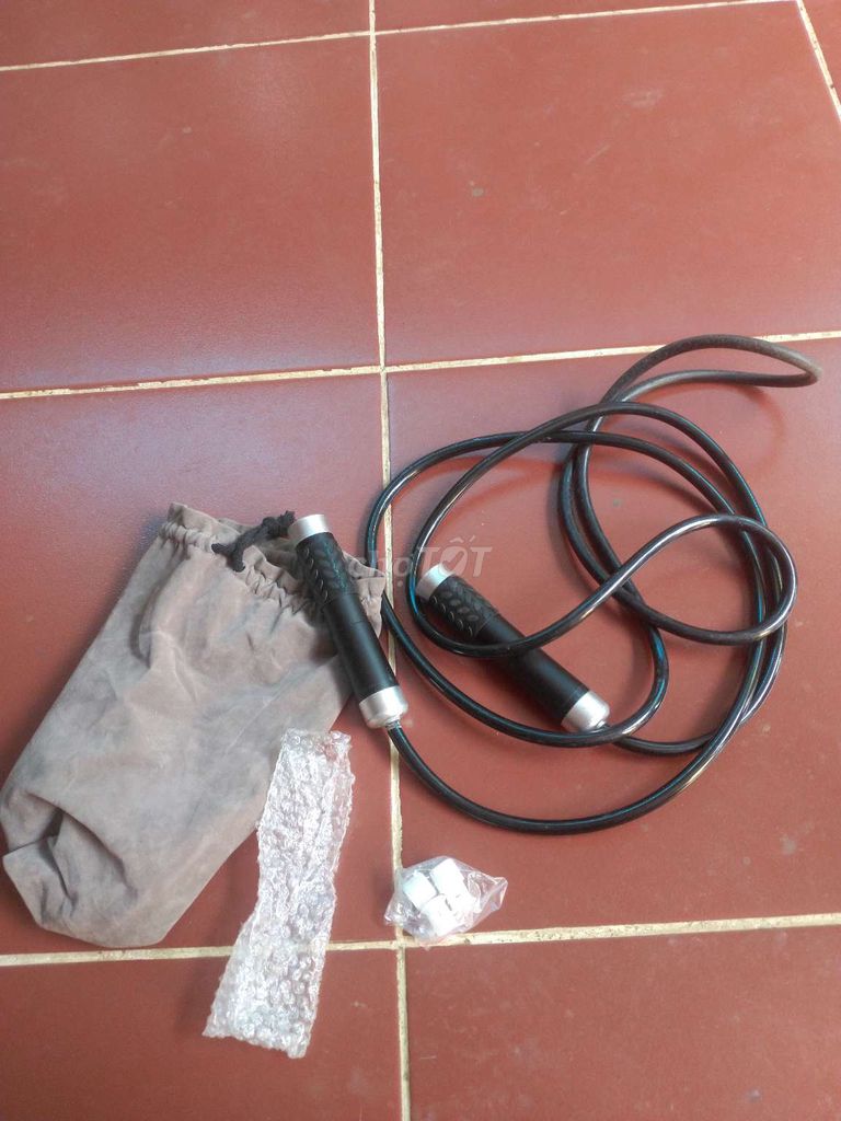 Dây nhảy 500g tay cầm inox có vòng bi 95k bao ship. Mua bán Đồ thể thao, Dã ngoại tại Huyện Cát Tiên Lâm Đồng được đăng bởi Phiếm Miên Bình hình 1