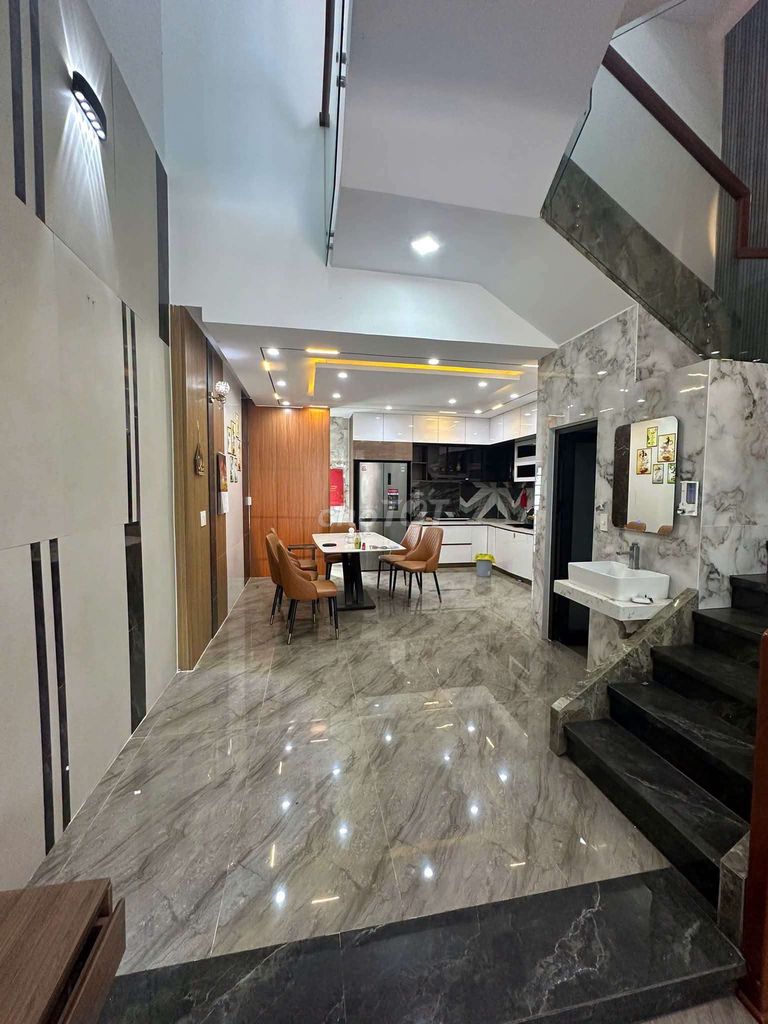 Меблированный трёхэтажный дом на Hòa Minh 19 — фото 7