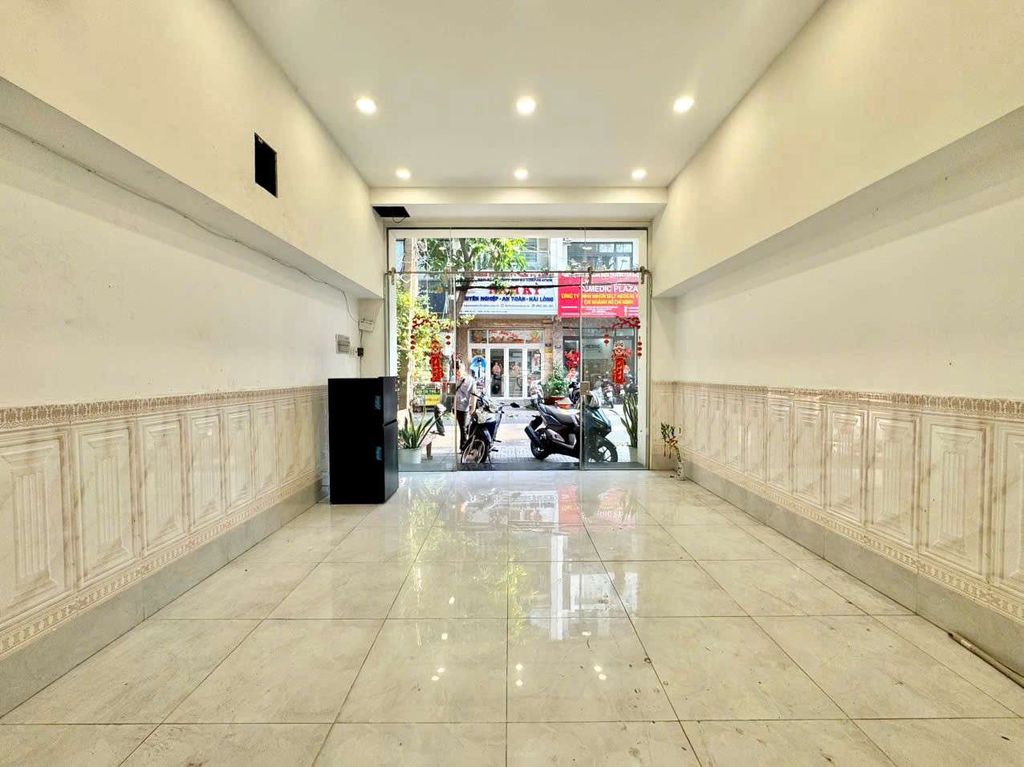 Mặt Bằng Kinh Doanh Chính Chủ - Mặt Tiền Bàu Cát Sầm Uất