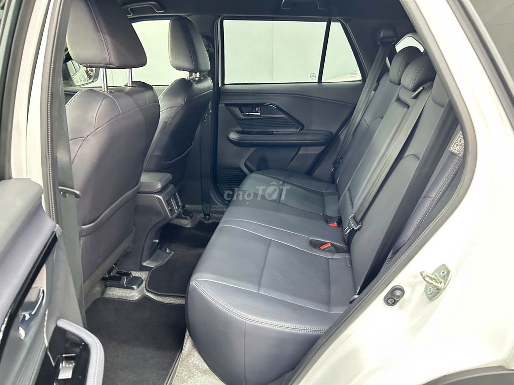 Toyota Yaris Cross CVT 2024 Đi 19.000km Cực Đẹp. Mua bán Ô tô tại Quận 8 Tp Hồ Chí Minh được đăng bởi Tuấn Ô Tô Cũ Sài Gòn hình 7