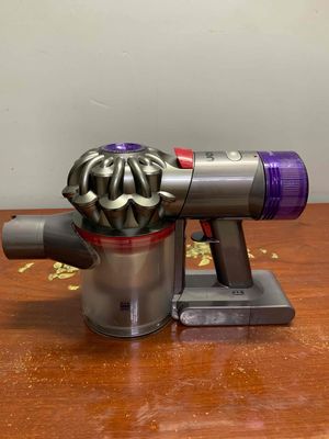 Máy hút bụi pin Dyson V8 Slim. Mua bán Nội thất, đồ gia dụng khác tại Quận 12 Tp Hồ Chí Minh được đăng bởi Văn Tám