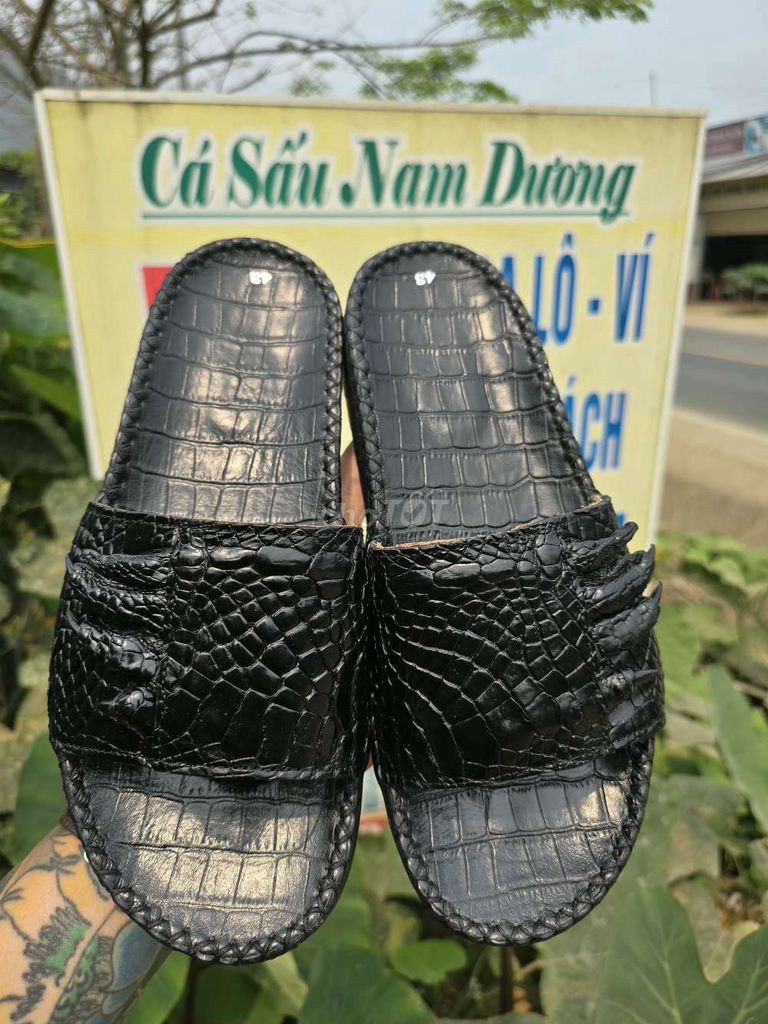 Dép nam da cá sấu đen. Mua bán Giày dép tại Huyện Ia Grai Gia Lai được đăng bởi CÁ SẤU NAM DƯƠNG hình 1