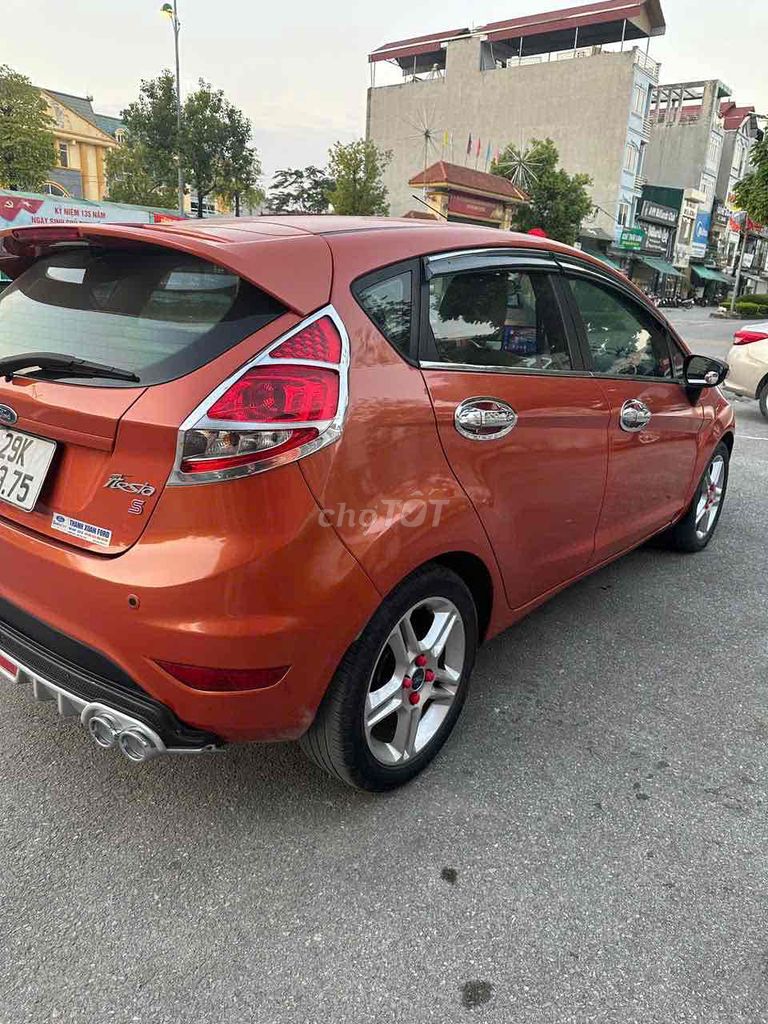 Ford Fiesta Cam 5 chỗ Số tự động. Mua bán Ô tô tại Huyện Hoài Đức Hà Nội được đăng bởi Đức Giang hình 3