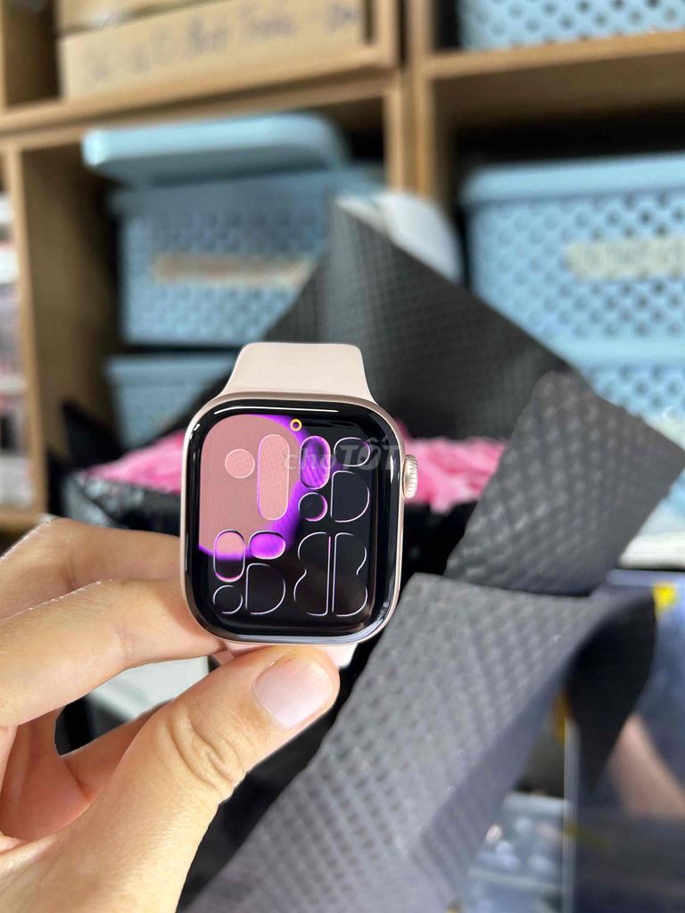 Apple Watch Series 11 42mm Hồng 99%. Mua bán Thiết bị đeo thông minh tại Quận 5 Tp Hồ Chí Minh được đăng bởi A C V N hình 1