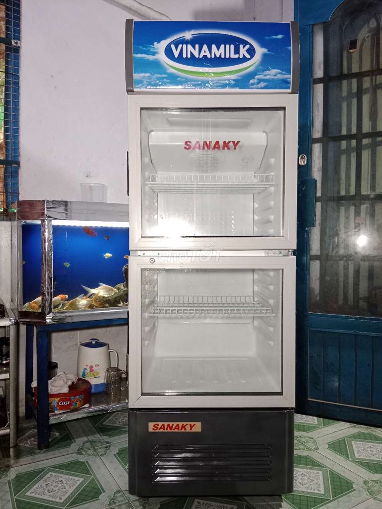 Em cần bán tủ mát Sanaky 240 lít đang xài ok