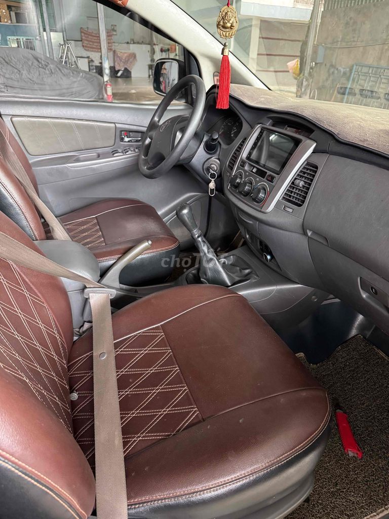 Toyota Innova 2013 Số sàn Bạc. Mua bán Ô tô tại Thành phố Thủ Dầu Một Bình Dương được đăng bởi Hoàng Thiện hình 3