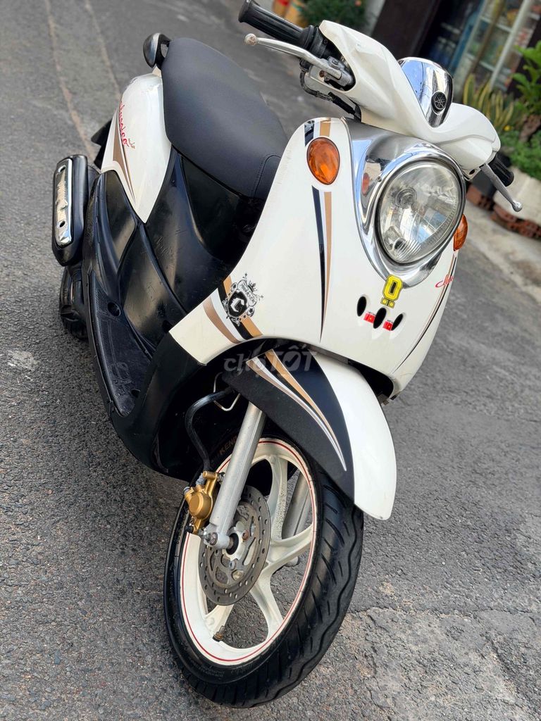 Скутер Yamaha Mio Classico белого цвета, тайская сборка