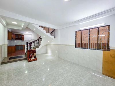 Nhà phố 56 m² · 4 PN · Đường Nguyễn Văn Quỳ