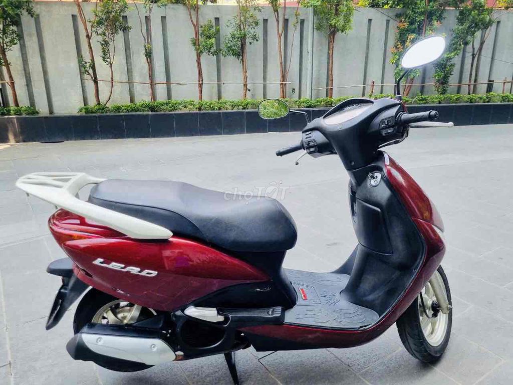 Honda Lead 110, бордовый, один владелец с момента покупки