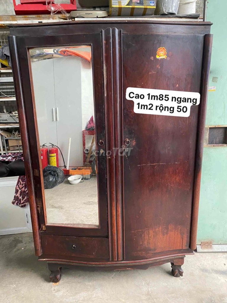 cần thanh lý Tu quần áo gổ xưa như hình