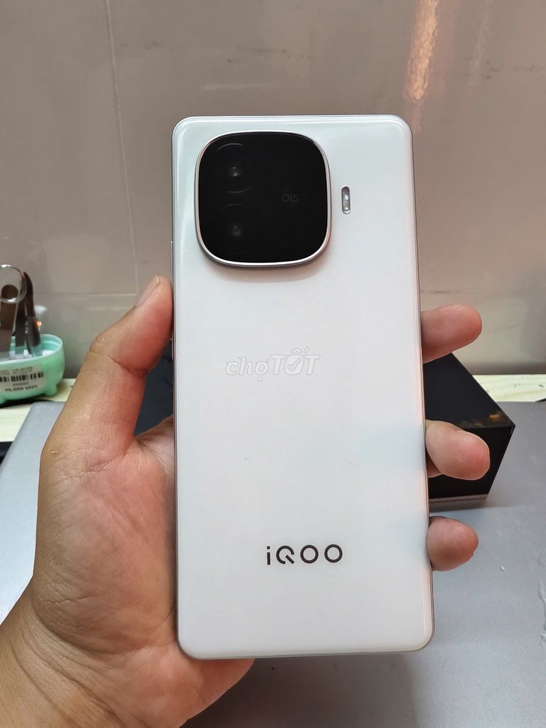 iQOO Z9 Turbo 12GB/256GB Trắng. Mua bán Điện thoại tại Quận Cẩm Lệ Đà Nẵng được đăng bởi Điện thoại chơi gêm hình 1