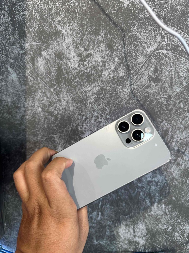 Apple iPhone 15 Pro Max Bạc Đã sử dụng. Mua bán Điện thoại tại Thành phố Rạch Giá Kiên Giang được đăng bởi Iphone Thanh Ly hình 1