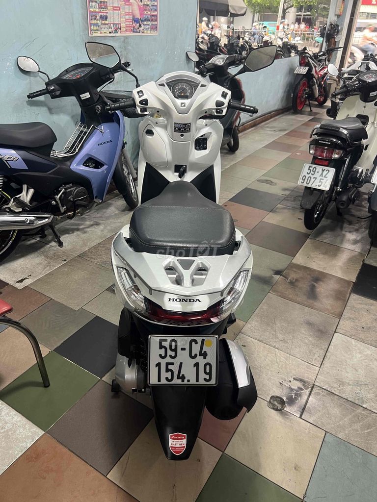 mới về LEAD (4V)màu trắng tuyết mới nhu thùng ac. Mua bán Xe máy tại Quận Phú Nhuận Tp Hồ Chí Minh được đăng bởi CuBi Thanh Sơn hình 6