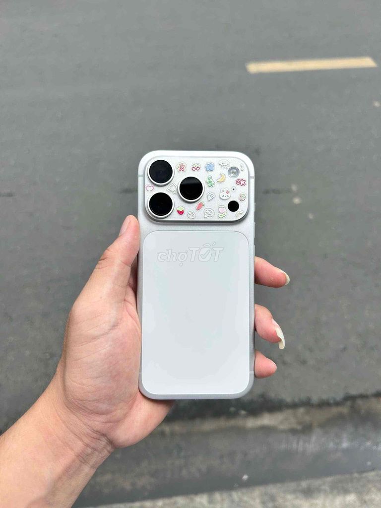iPhone 17 Pro 256GB Bạc 98% BH APPLE 03/2027. Mua bán Điện thoại tại Quận 10 Tp Hồ Chí Minh được đăng bởi iStockHCM hình 1