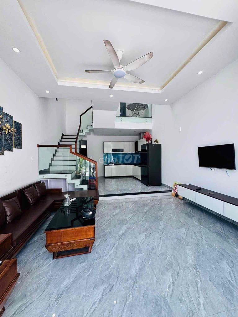Furnished 3-storey house with car yard in Nam Hòa Xuân — photo 1